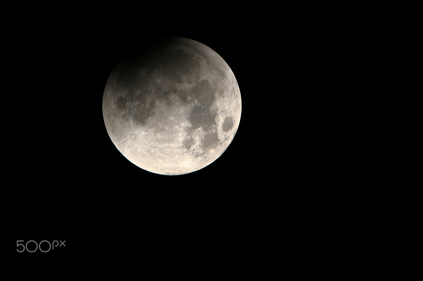 Canon EF 100-400mm F4.5-5.6L IS USM sample photo. Lunar eclipse beginning photography