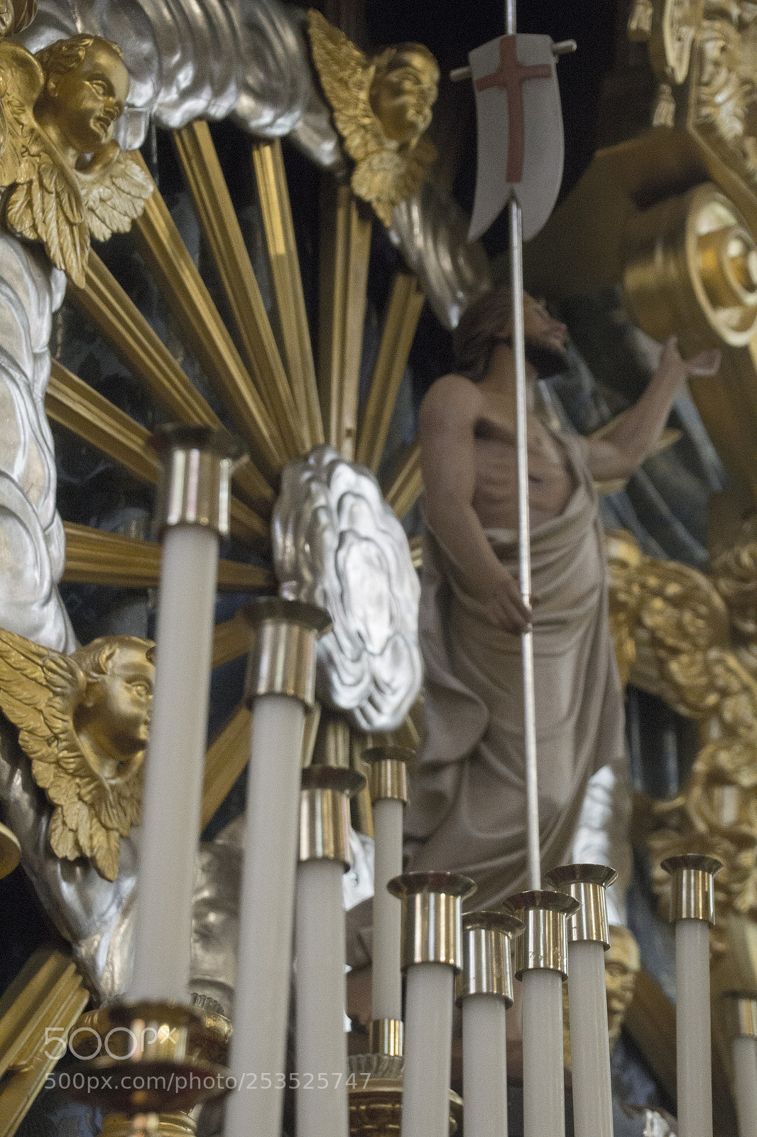 Canon EOS 1200D (EOS Rebel T5 / EOS Kiss X70 / EOS Hi) sample photo. Holding the cross. photography