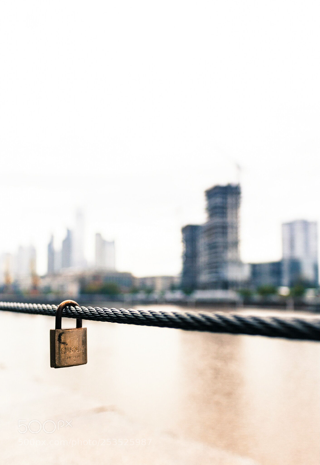Canon EOS 700D (EOS Rebel T5i / EOS Kiss X7i) sample photo. Padlock. photography