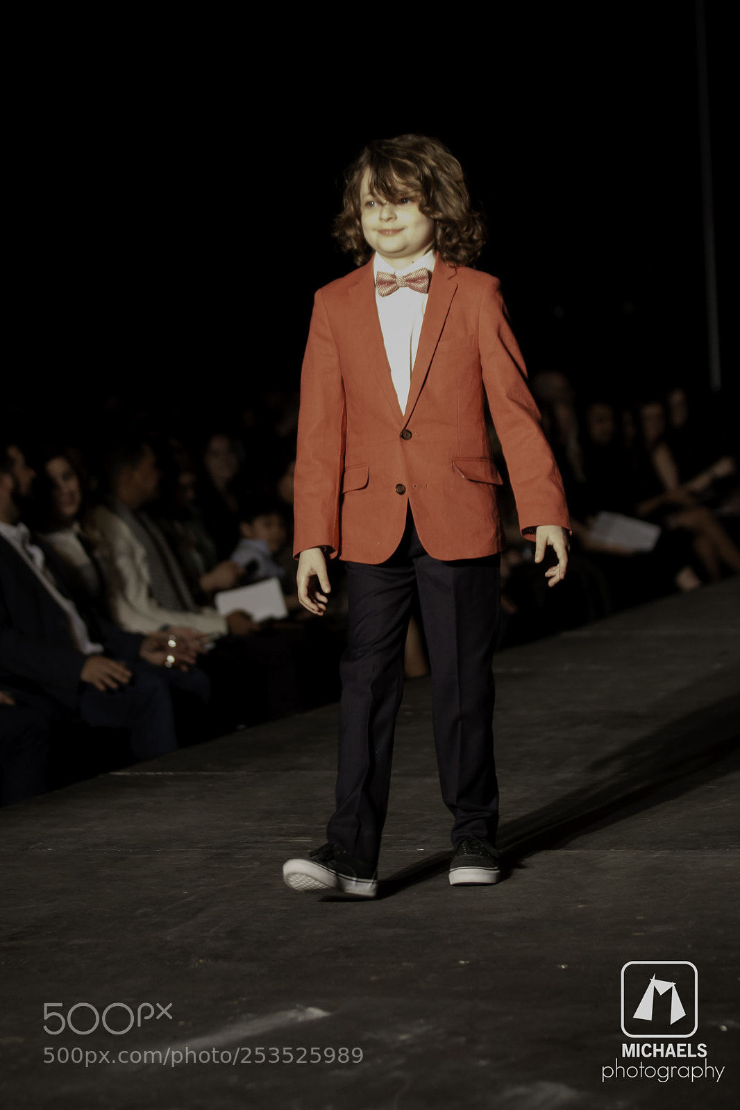 Canon EOS 50D sample photo. Fashion show photography