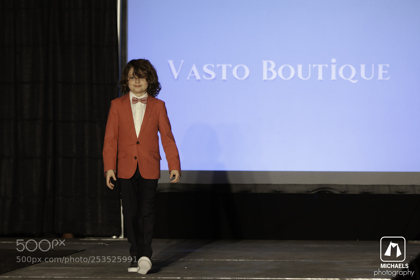 Canon EOS 50D sample photo. Fashion show photography