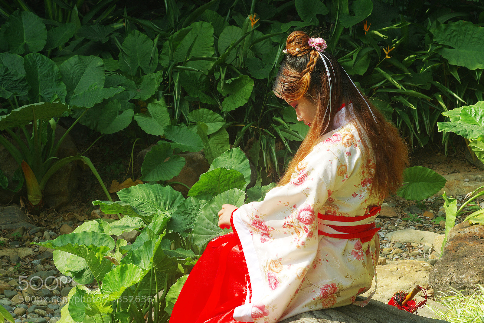Pentax K-S2 sample photo. 待君裙色来 photography
