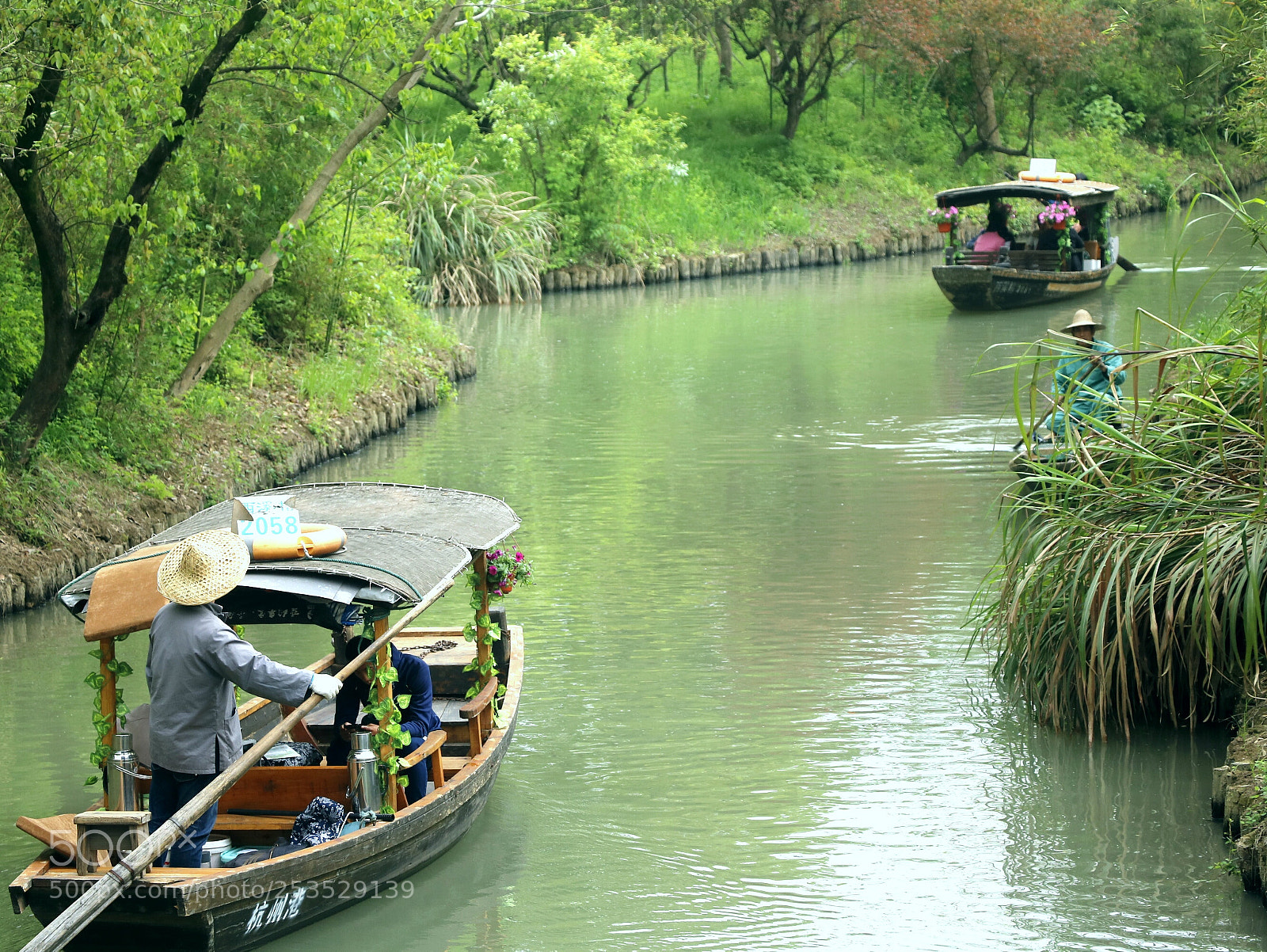 Canon EOS 760D (EOS Rebel T6s / EOS 8000D) sample photo. Boat in spring photography