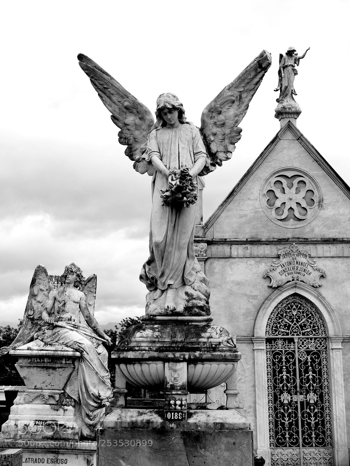 Fujifilm X30 sample photo. Graveyard photography