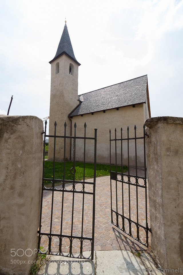 Canon EOS 7D sample photo. Prego entrate. chiesetta di photography