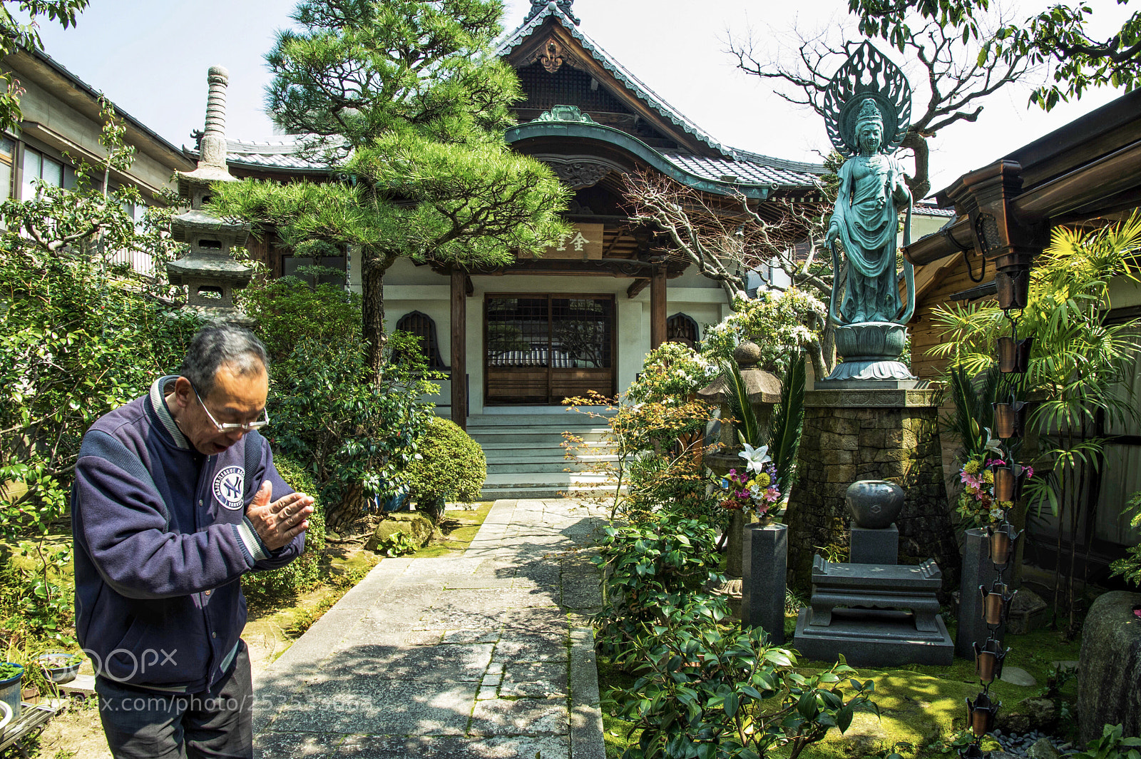 Pentax K-3 sample photo. Buddhist temple photography