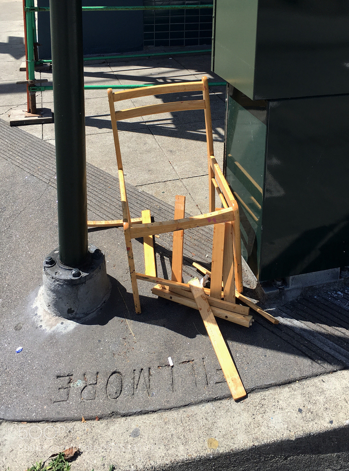 Apple iPhone 6s Plus sample photo. Street chair  photography