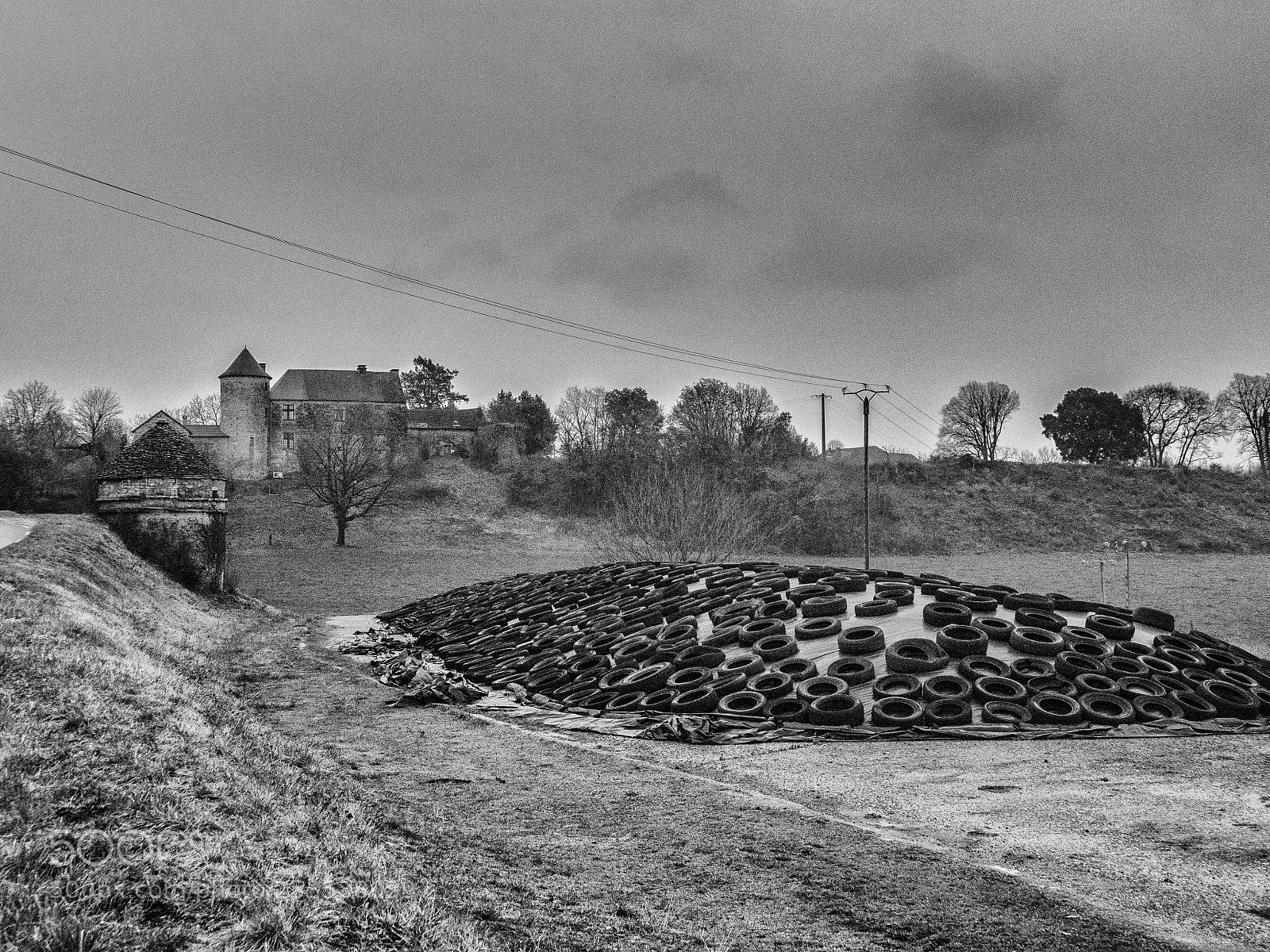 Panasonic Lumix DMC-FZ1000 sample photo. Sad country photography