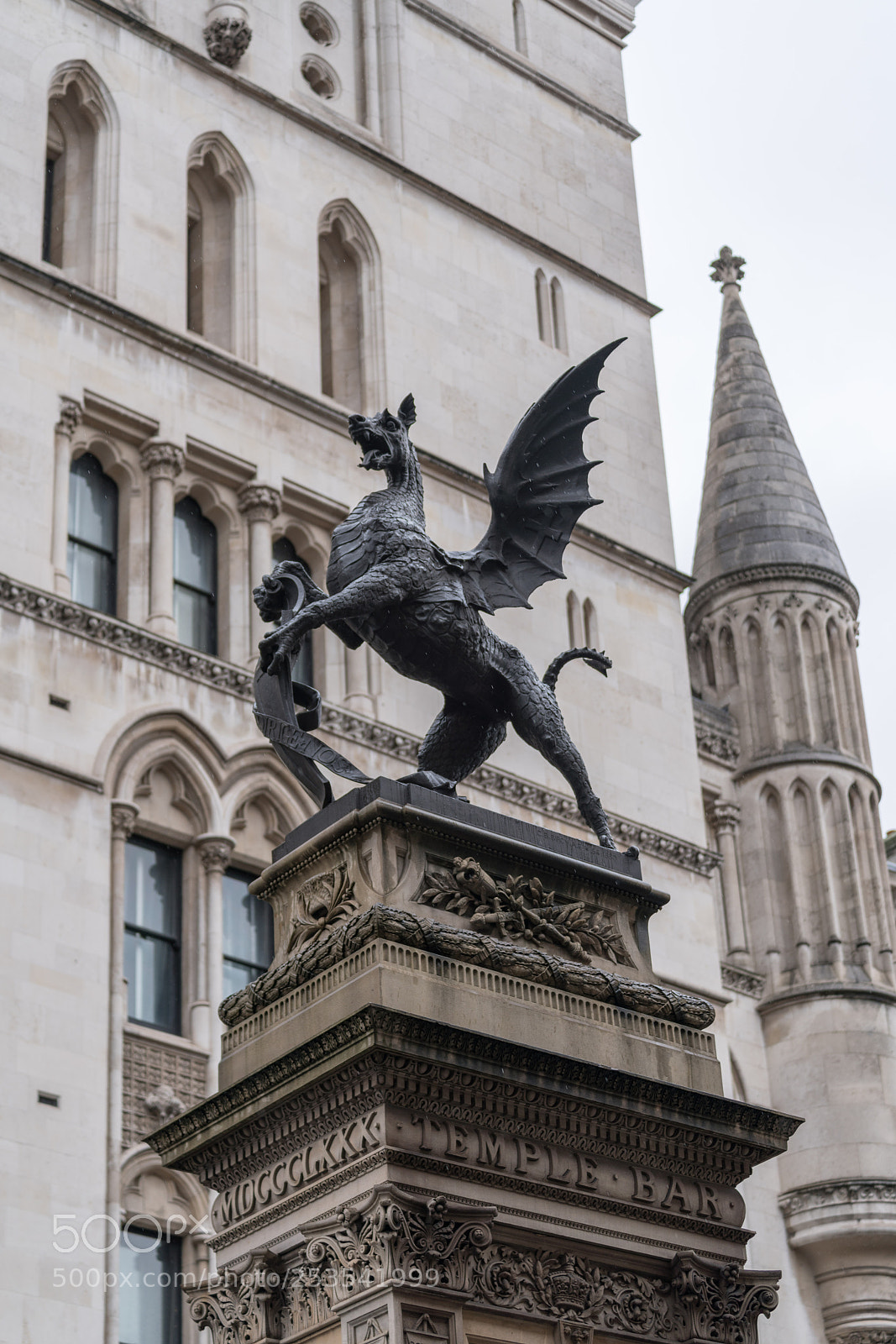Sony a7R III sample photo. Dracaris for the city photography