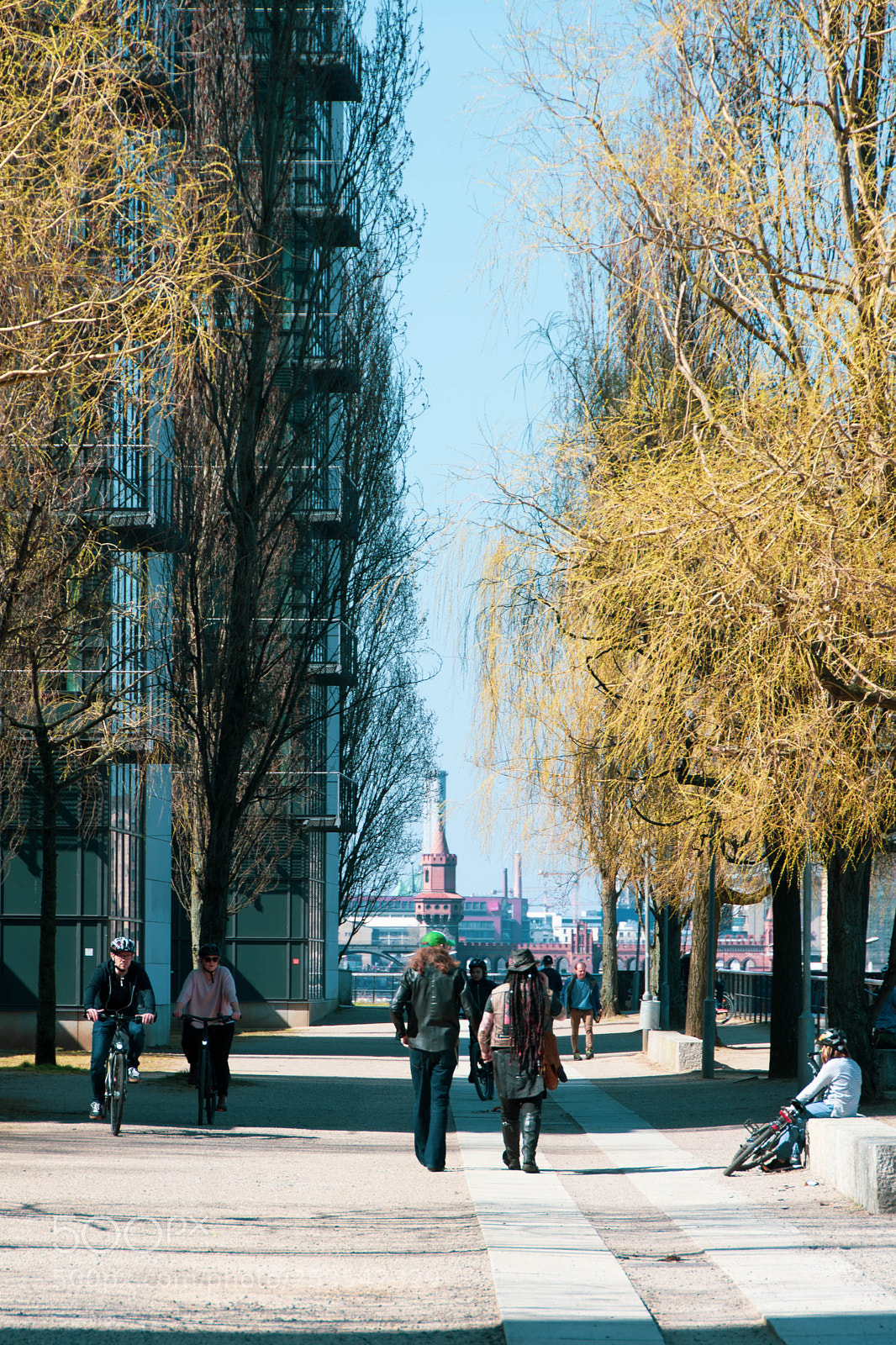 Nikon D7200 sample photo. Unter den treptowers photography