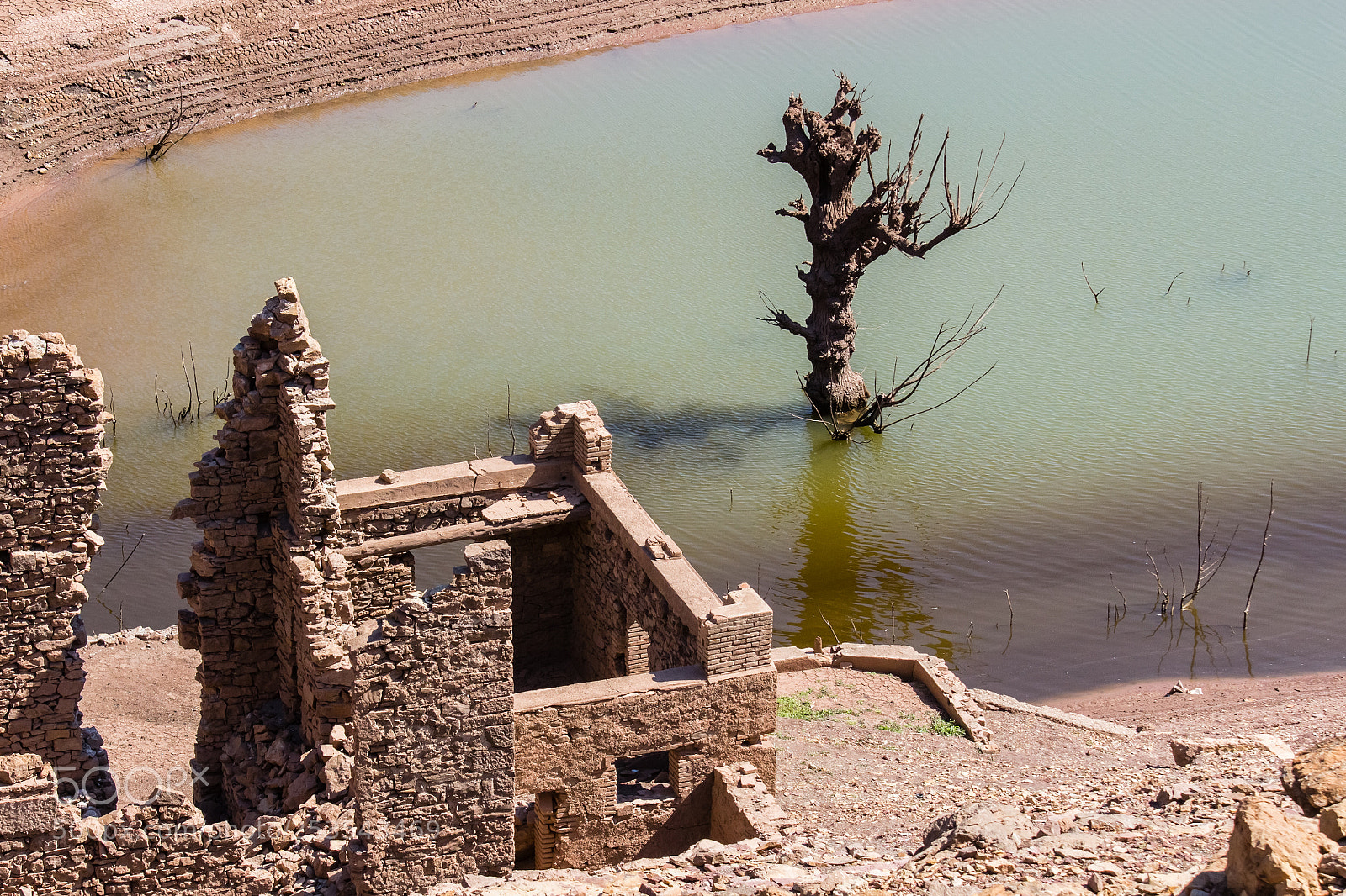 Canon EOS 60D sample photo. Engulfed village of mansilla photography