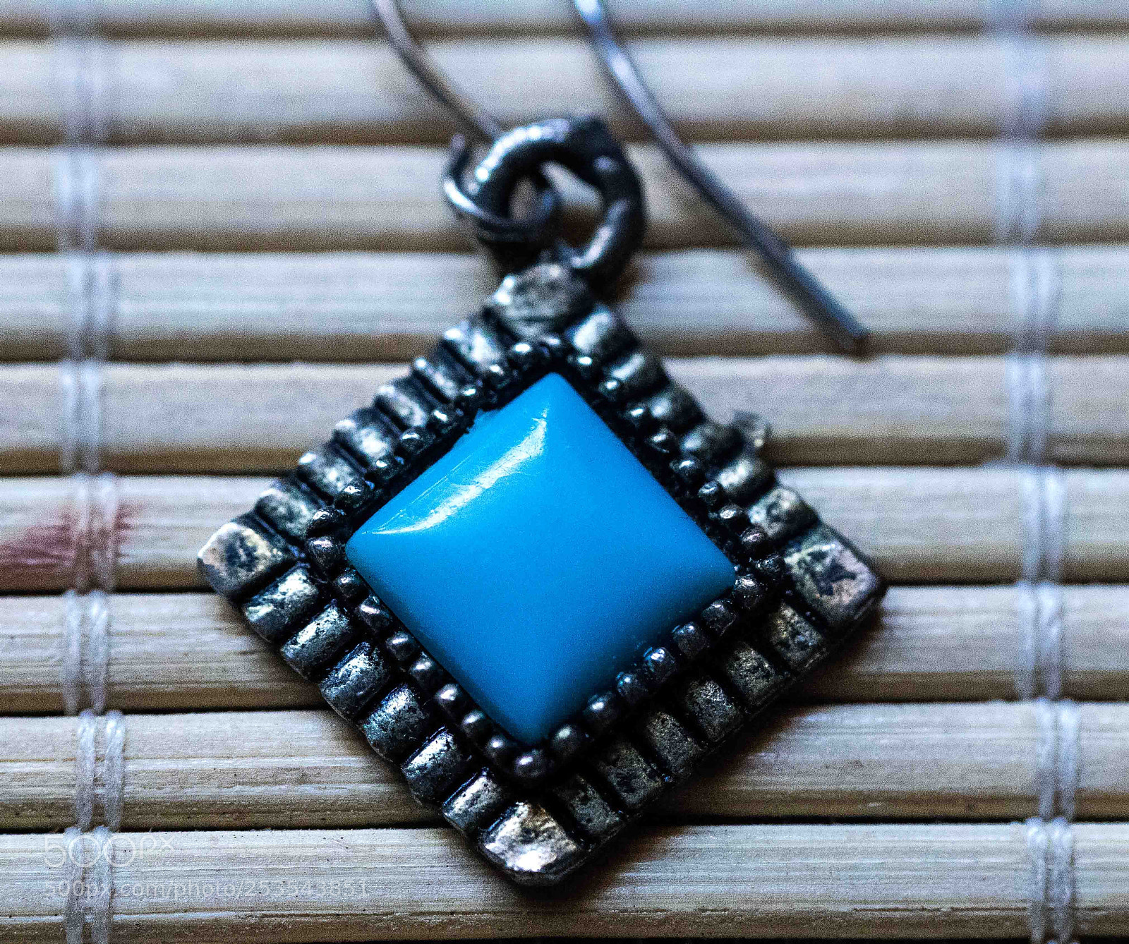 Canon EOS 750D (EOS Rebel T6i / EOS Kiss X8i) sample photo. Raynox dcrethnic year ring photography