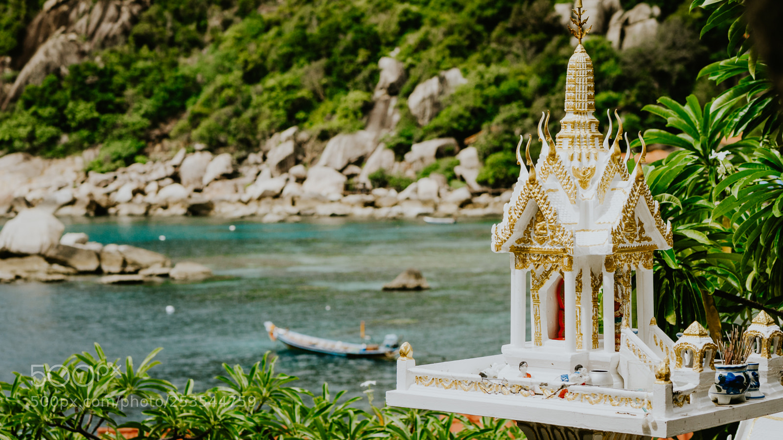 Panasonic DMC-G70 sample photo. Buddhist spirit house shrine photography