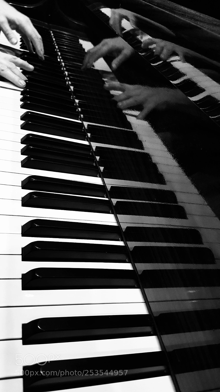 Samsung Galaxy S6 sample photo. Piano player photography