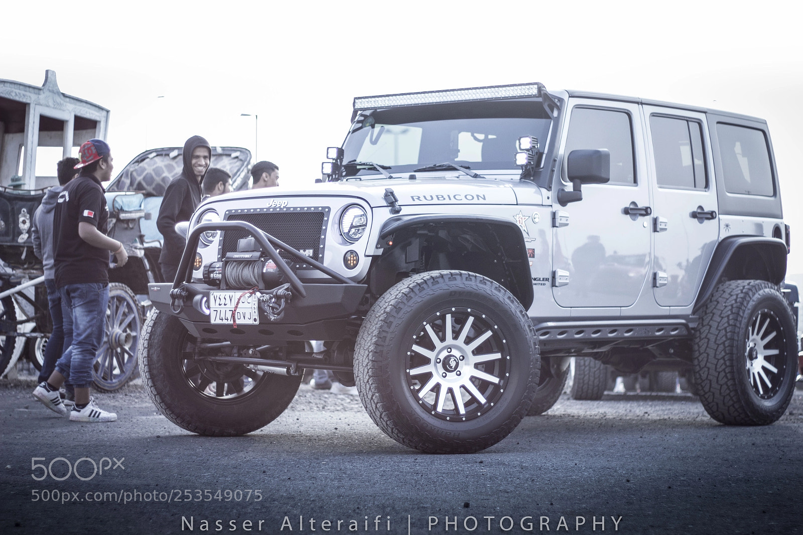 Canon EOS 550D (EOS Rebel T2i / EOS Kiss X4) sample photo. Head-turning jeep! photography