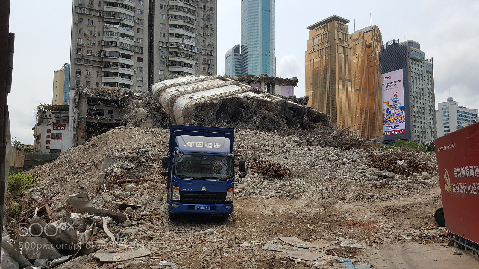 Samsung Galaxy Note5 sample photo. Destruction means construction photography