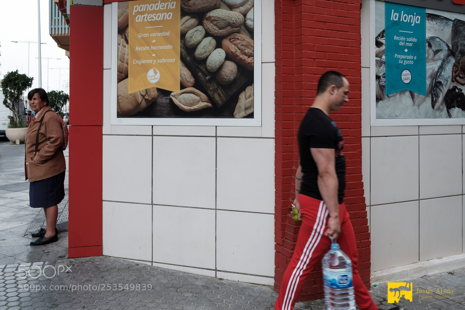 Fujifilm X-Pro2 sample photo. "the red corner" photography