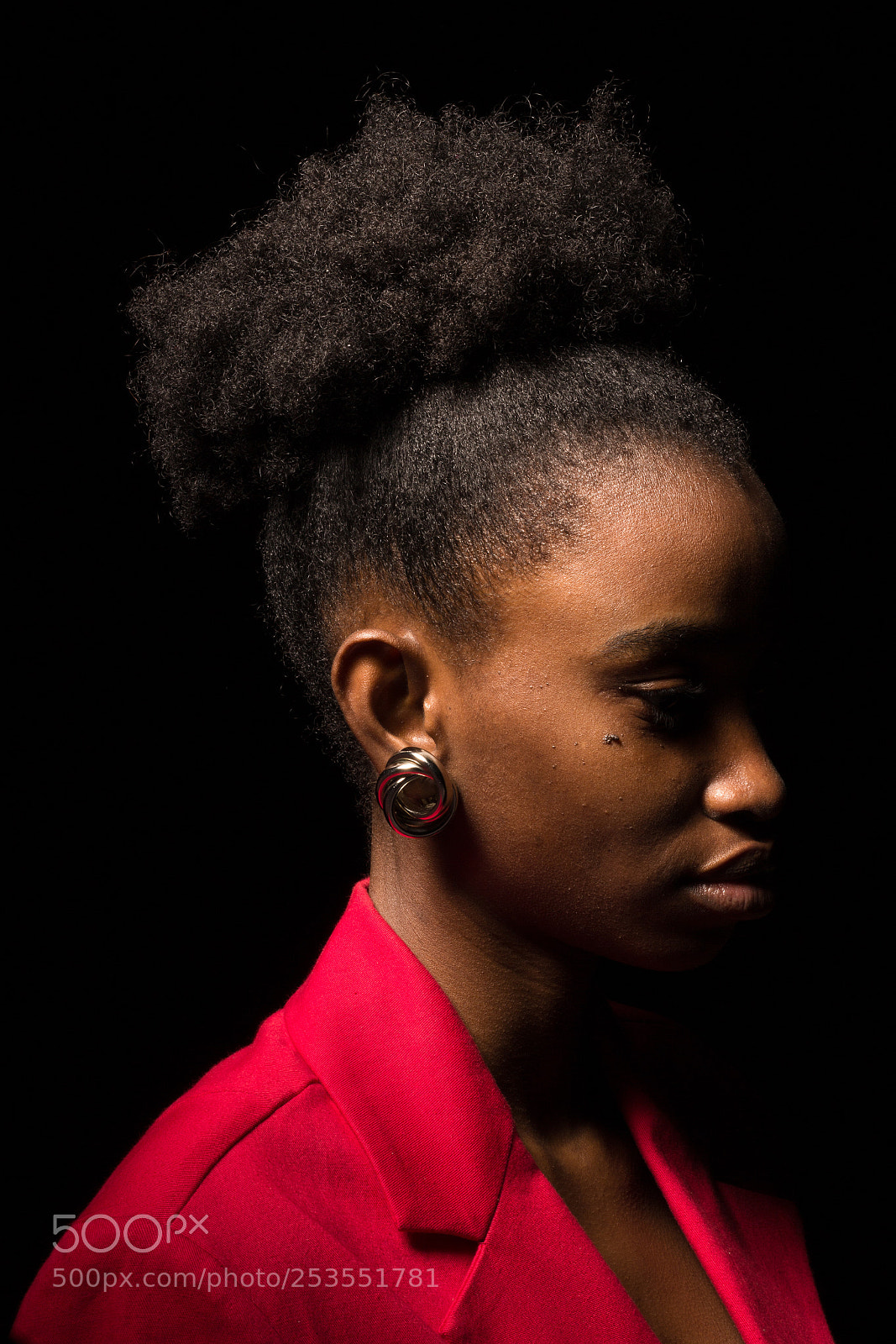 Canon EOS 600D (Rebel EOS T3i / EOS Kiss X5) sample photo. African lady photography