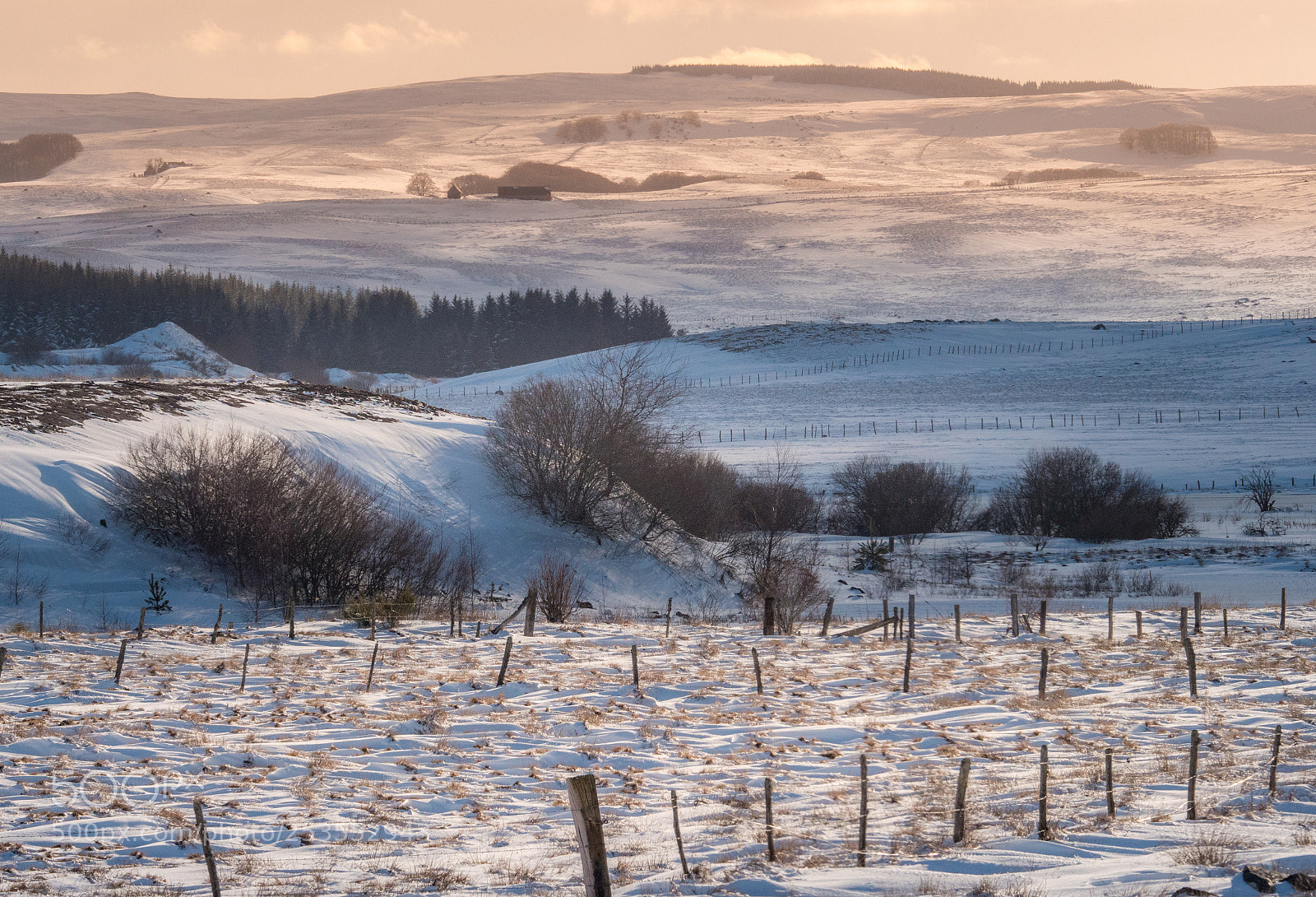 Panasonic Lumix DC-GH5 sample photo. Panorama aubrac photography