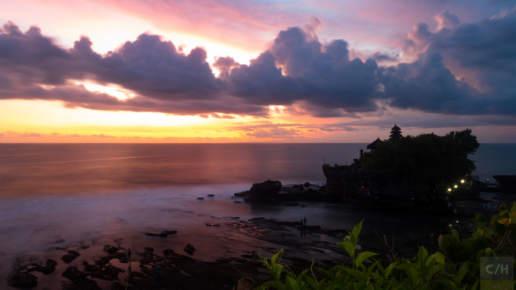 Panasonic Lumix DMC-GX85 (Lumix DMC-GX80 / Lumix DMC-GX7 Mark II) sample photo. Tanah lot sunset photography
