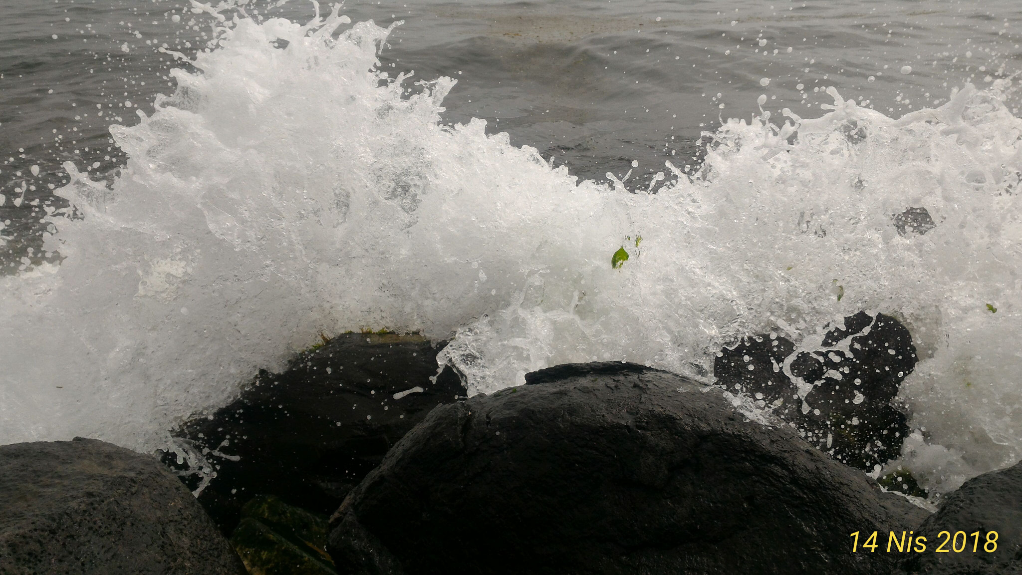 ASUS ZenFone 2 (ZE551ML) sample photo
