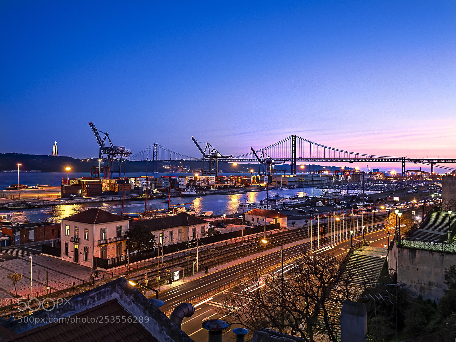 Olympus OM-D E-M1 Mark II sample photo. Blue hour in lisboa photography