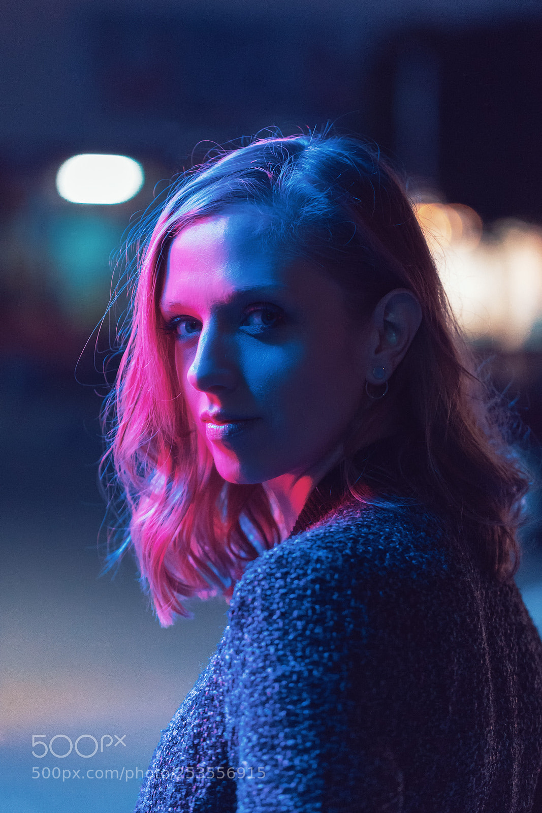 Canon EOS 5D Mark IV sample photo. City lights photography