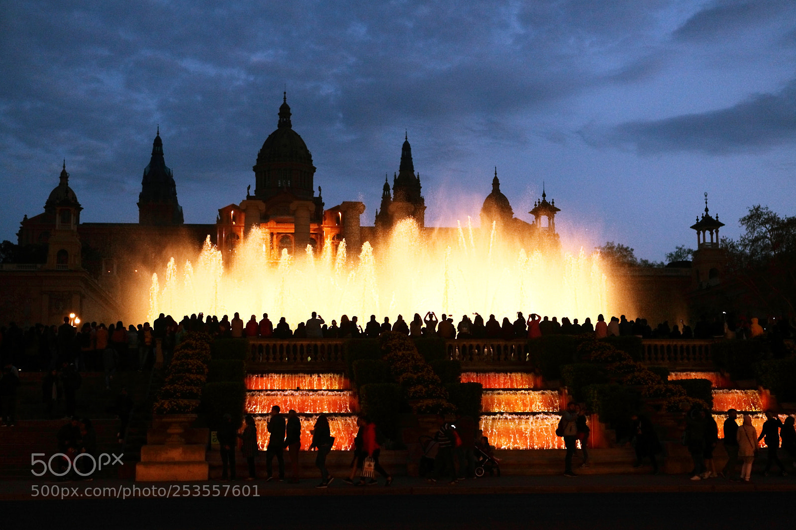 Canon EF 24-70mm F2.8L USM sample photo. Barcelona fountain show photography