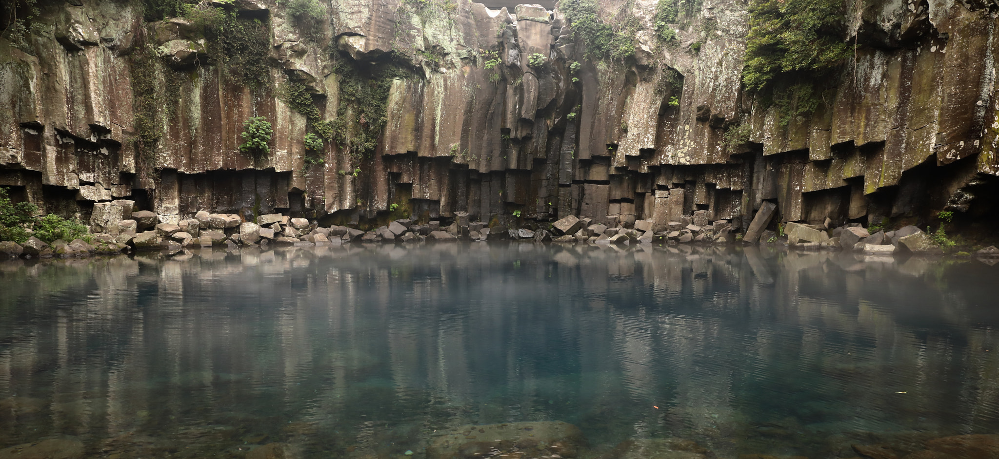Canon EF 24-70mm F4L IS USM sample photo. Cheonjeyeon 1st pokpo-jeju photography