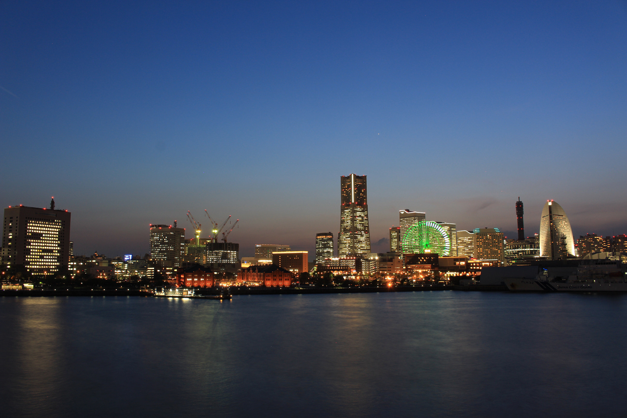 Canon EOS 100D (EOS Rebel SL1 / EOS Kiss X7) sample photo. Harbour at yokohama. photography