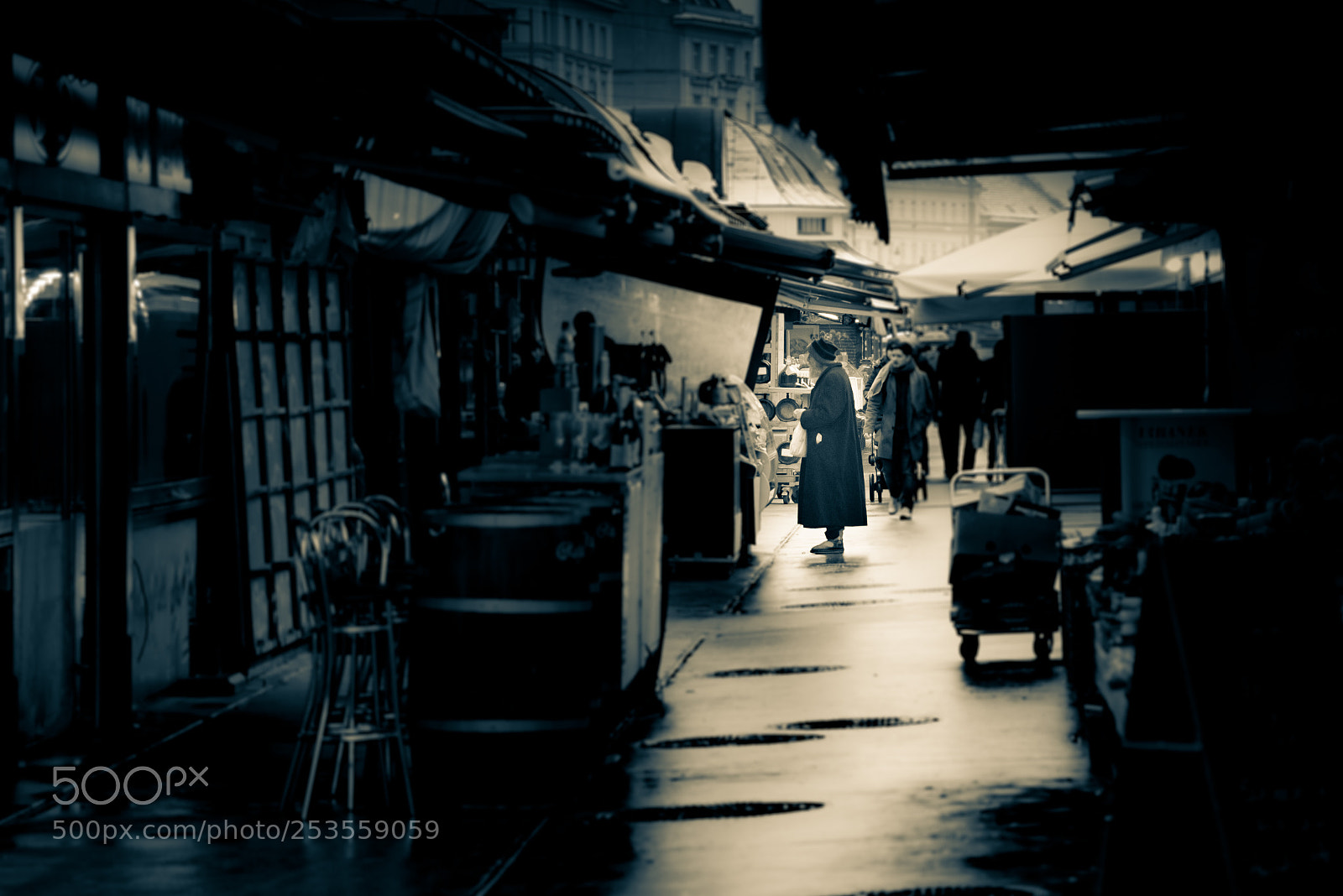 Nikon D810 sample photo. Mann am naschmarkt photography