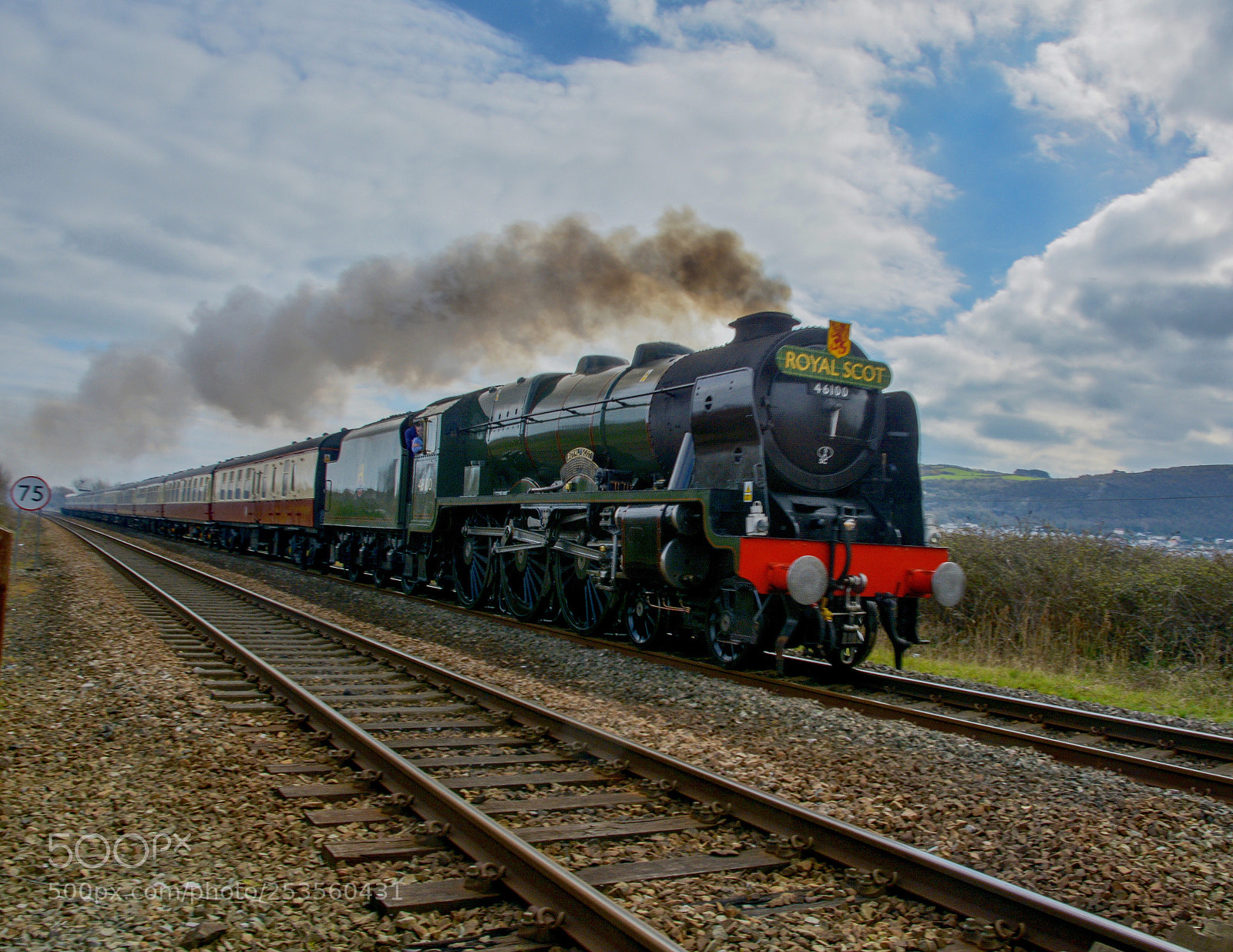 Nikon D5200 sample photo. The royal scot passing photography