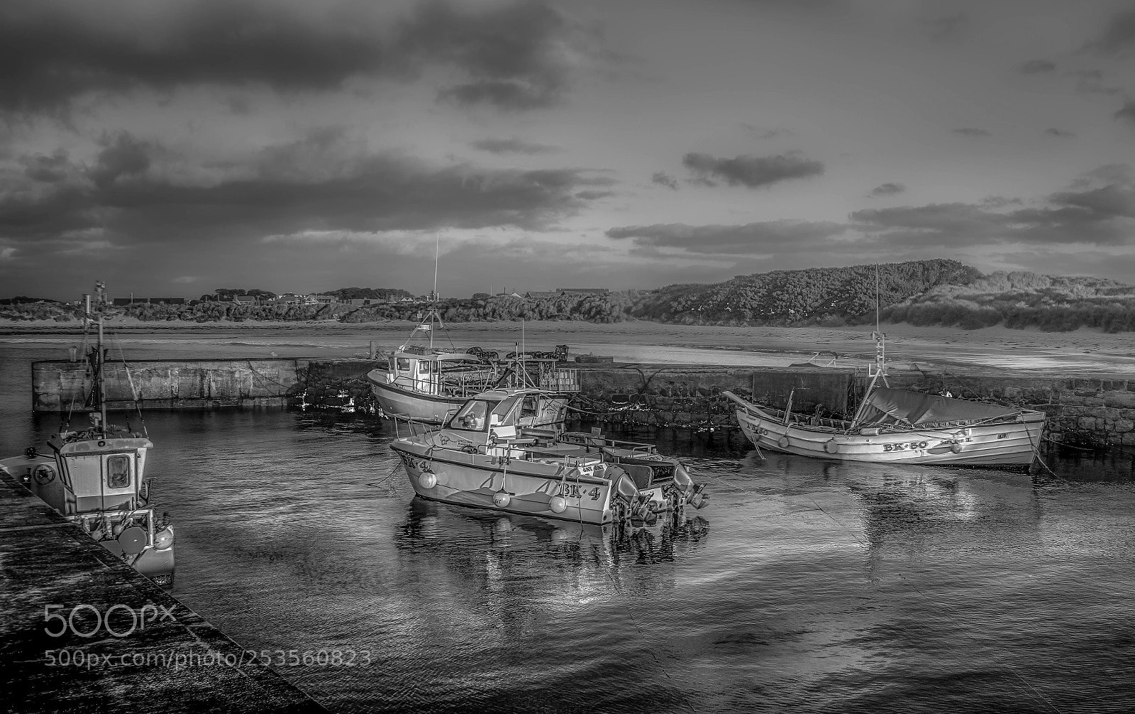 Sony a7R II sample photo. Beadnell harbour photography