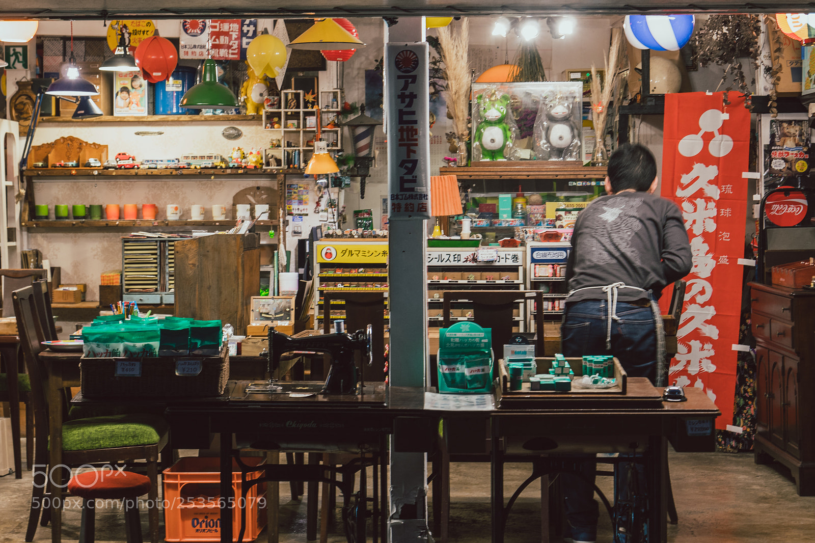 Panasonic Lumix DMC-GX8 sample photo. Antique shop in makishi photography