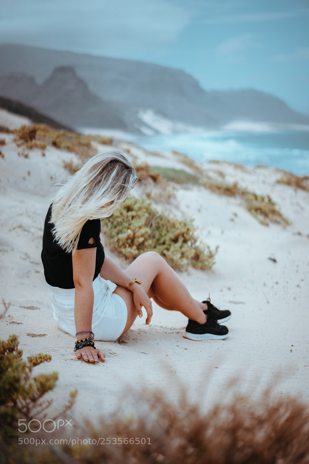 Sony a7 II sample photo. Young woman sitting on photography
