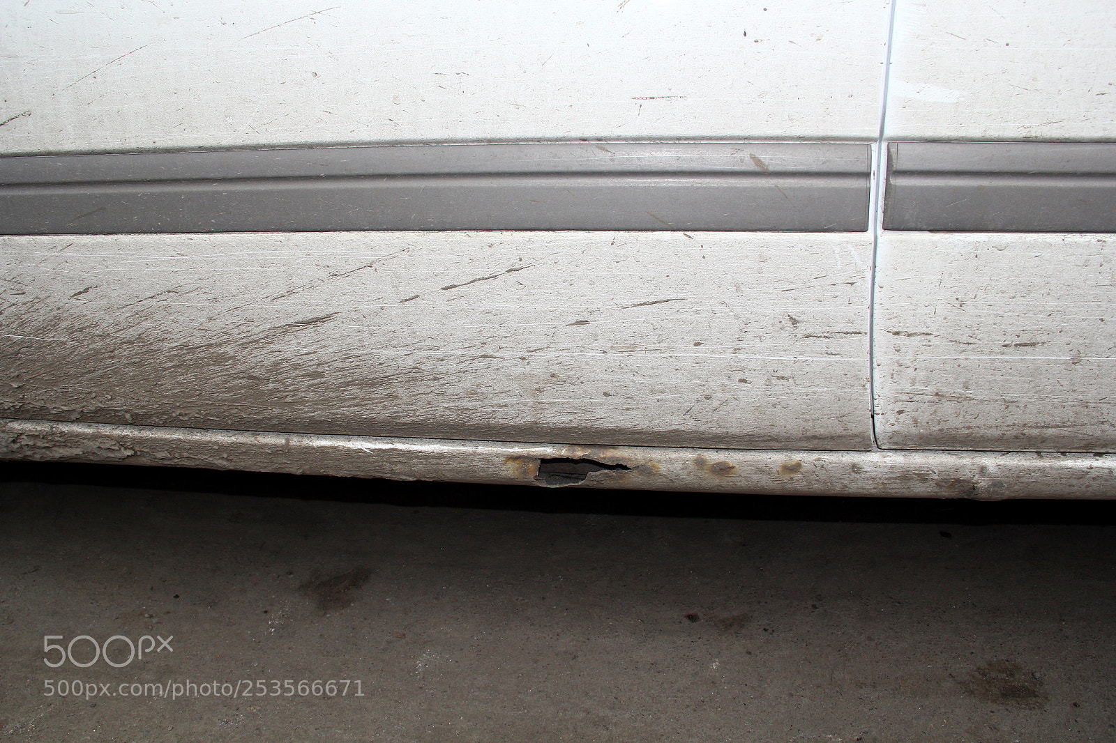 Canon EOS 60D sample photo. Rust on the car photography