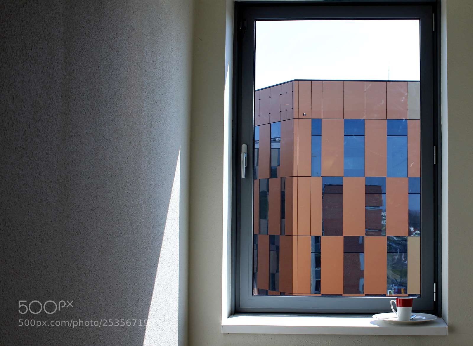Canon EOS 1200D (EOS Rebel T5 / EOS Kiss X70 / EOS Hi) sample photo. Window photography