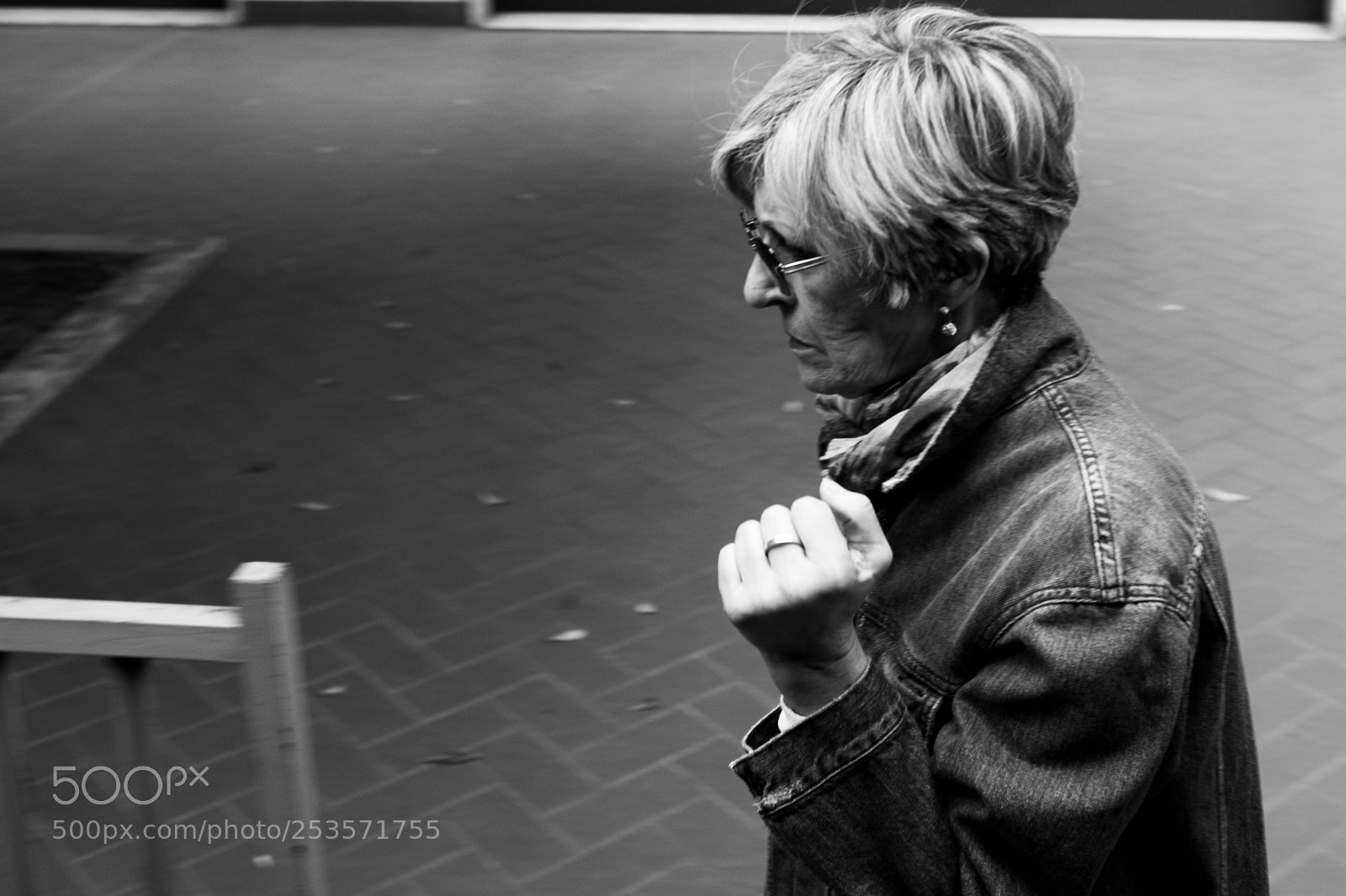 Fujifilm X100T sample photo. Steam boat horn player photography