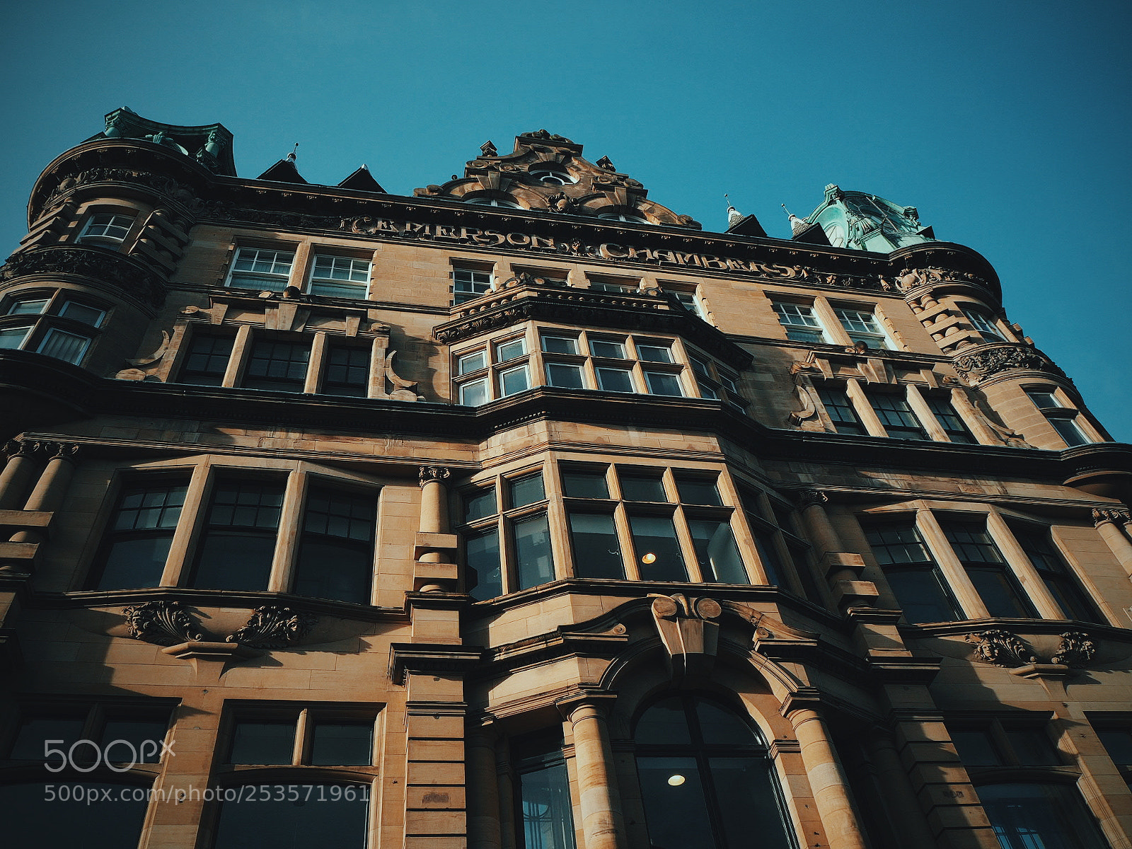 Olympus OM-D E-M10 II sample photo. Waterstones, newcastle photography