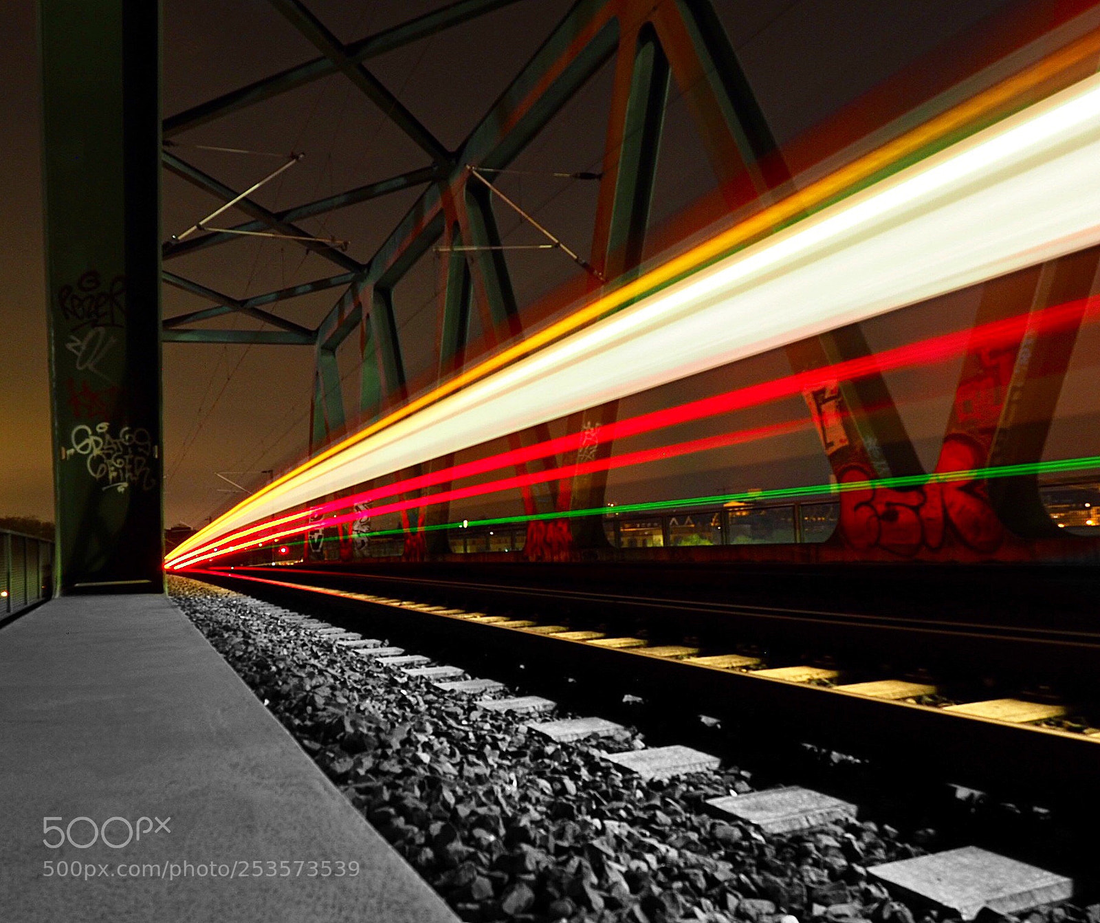 Olympus OM-D E-M10 II sample photo. Trainlights photography