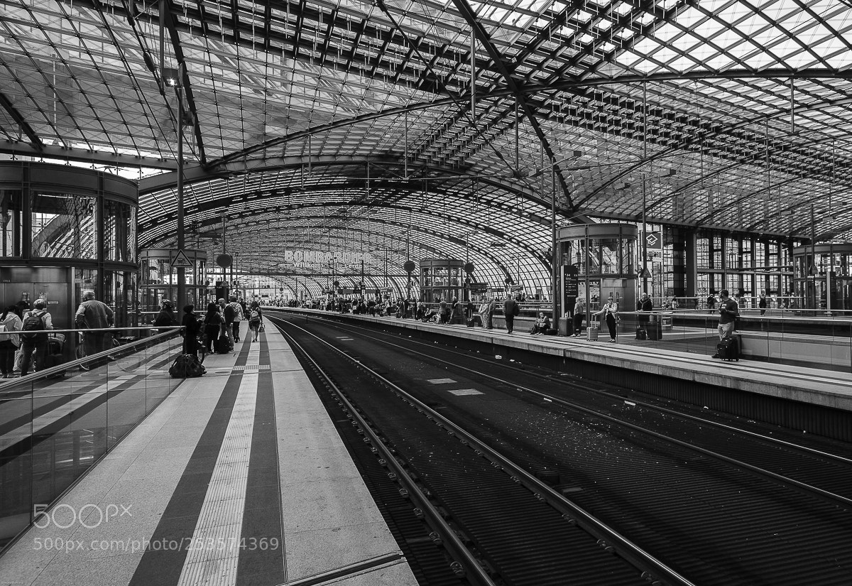 Canon EOS 5D Mark II sample photo. Berlin hbf photography