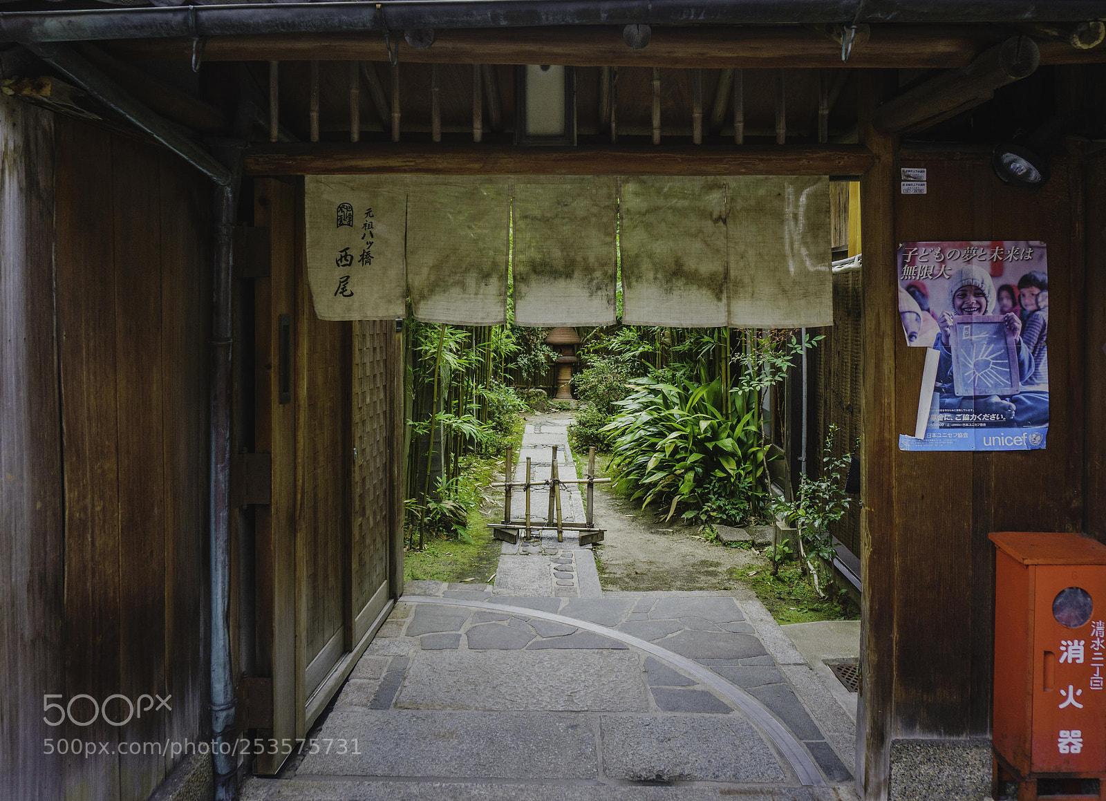 Sony a6000 sample photo. Entrance photography