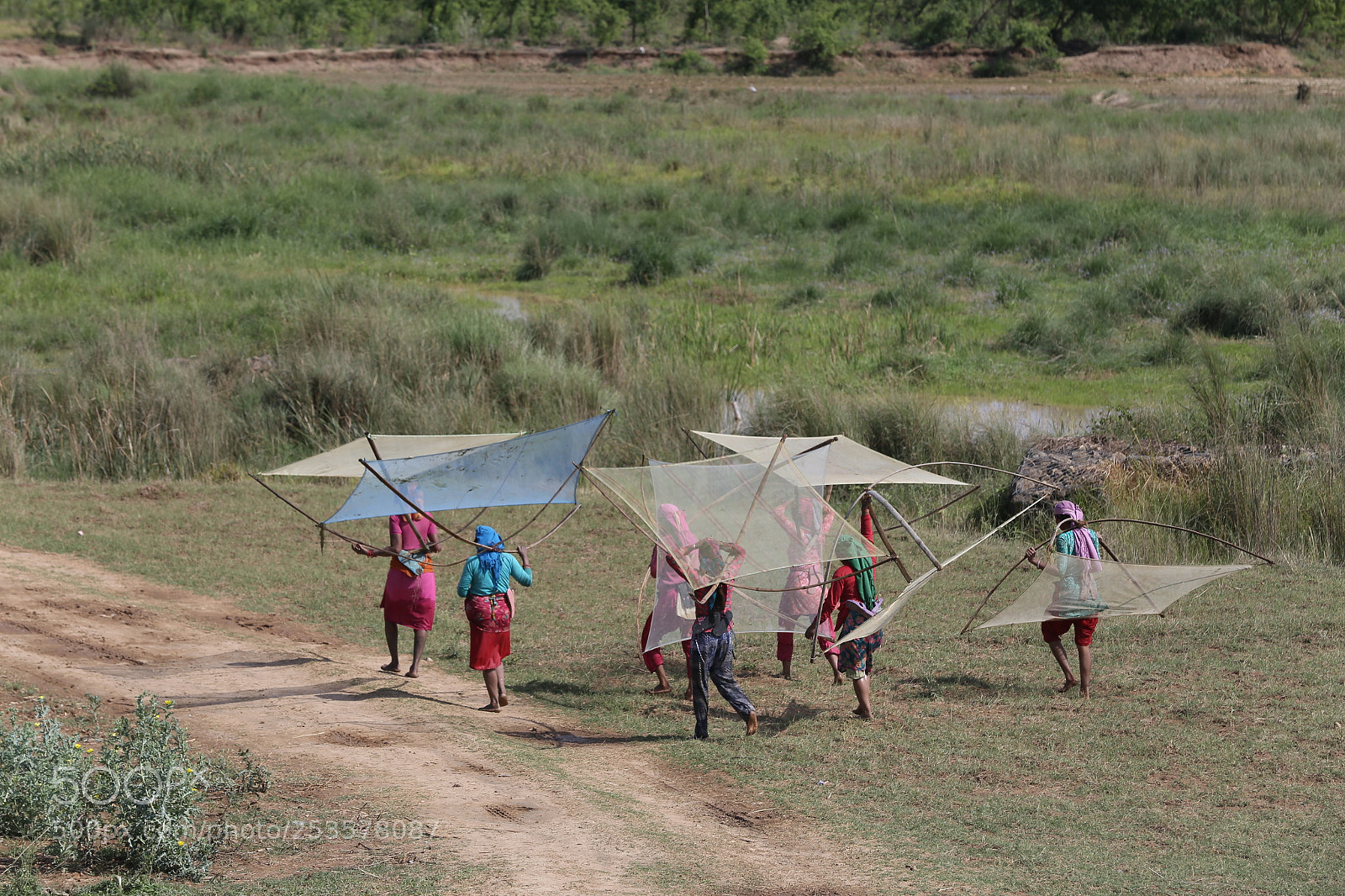 Canon EF 70-200mm F2.8L IS II USM sample photo. Fishing women in nepal photography