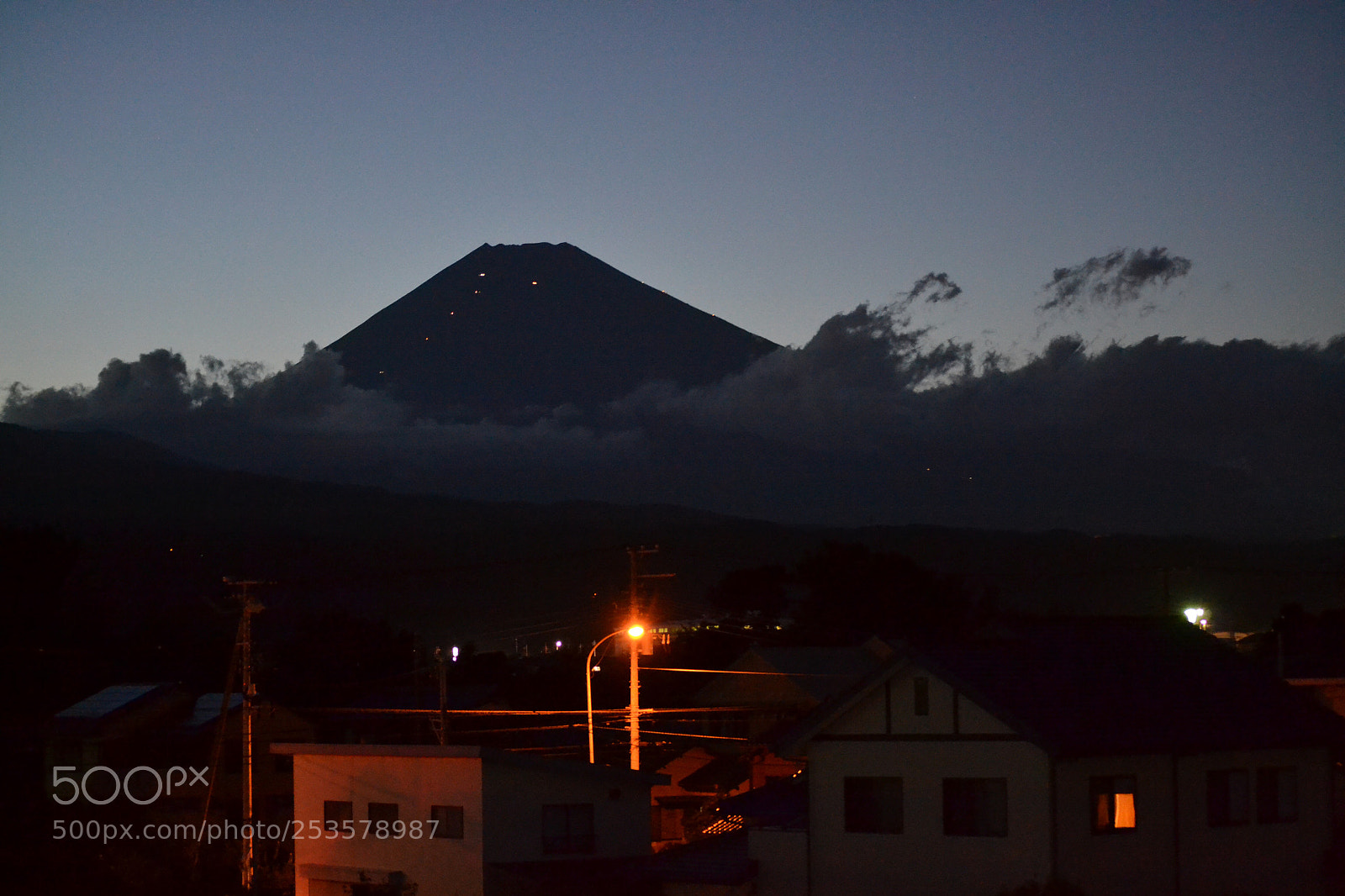 Nikon D3100 sample photo. Late evening photography