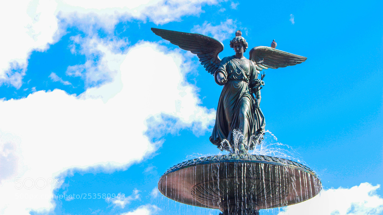 Canon EOS 700D (EOS Rebel T5i / EOS Kiss X7i) sample photo. Angles in the park photography