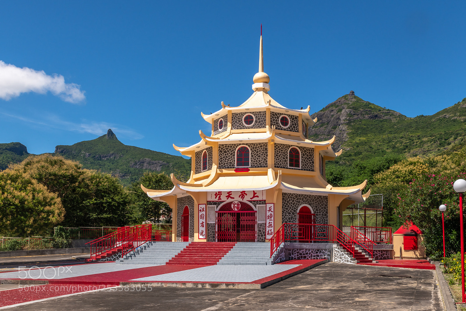 Nikon D850 sample photo. Tien tan pagoda. photography