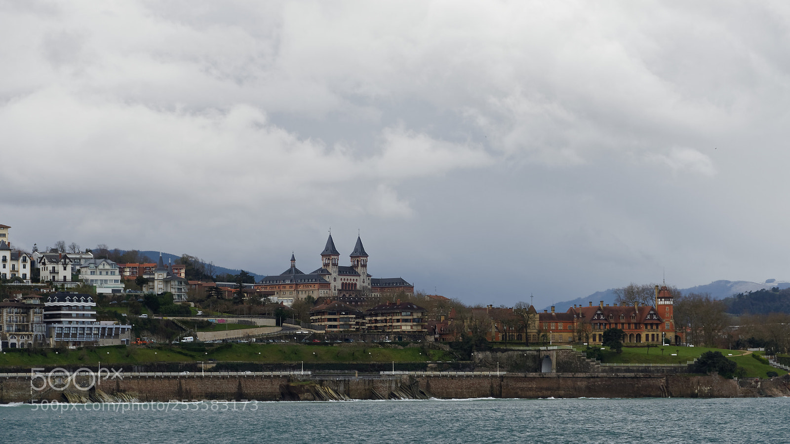 Olympus OM-D E-M10 sample photo. Donosti photography