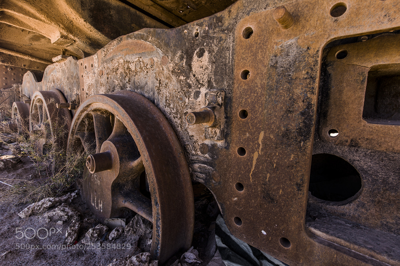 Canon EOS 5D Mark IV sample photo. Rusting giants photography