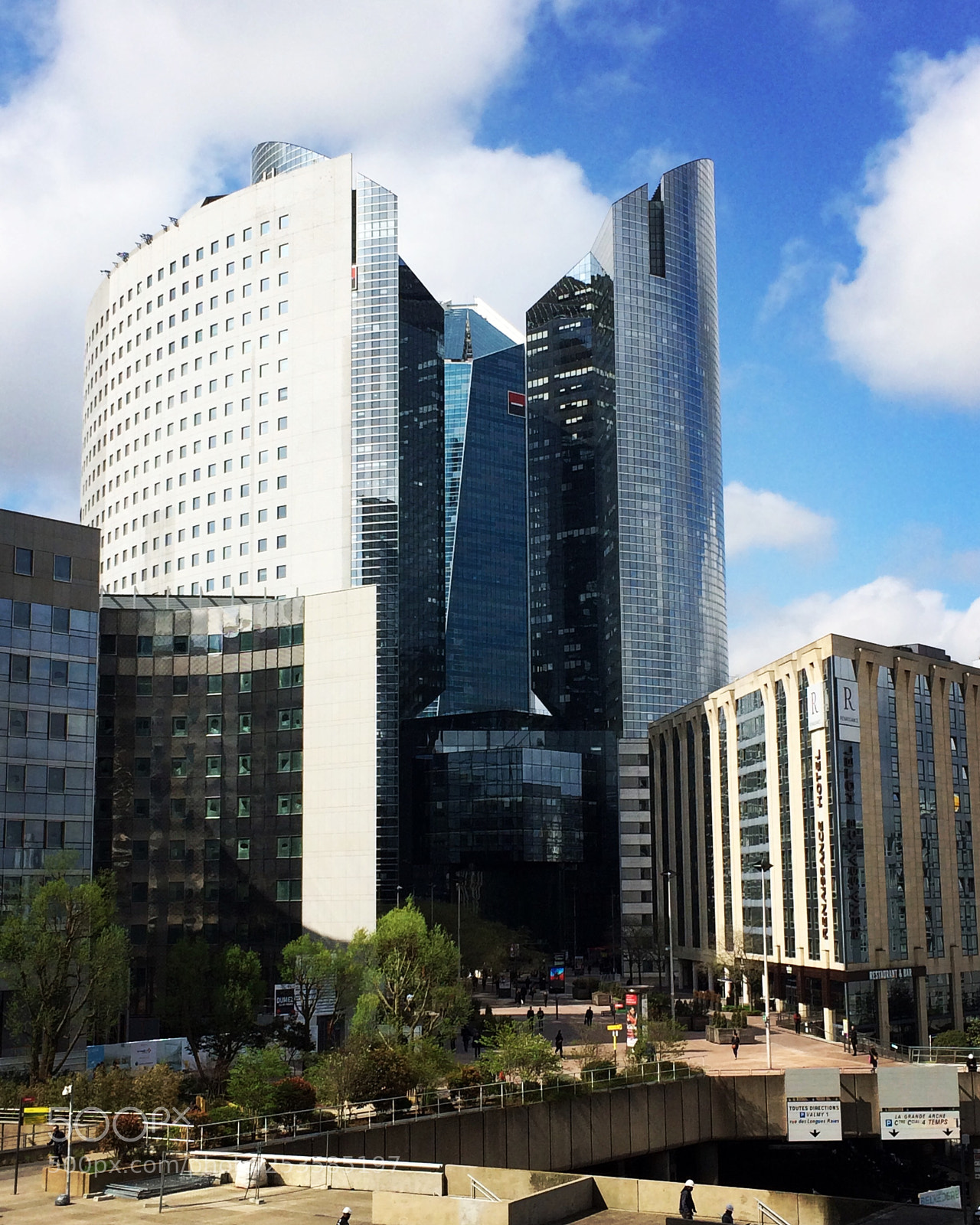 Apple iPhone 5s sample photo. La defense  photography