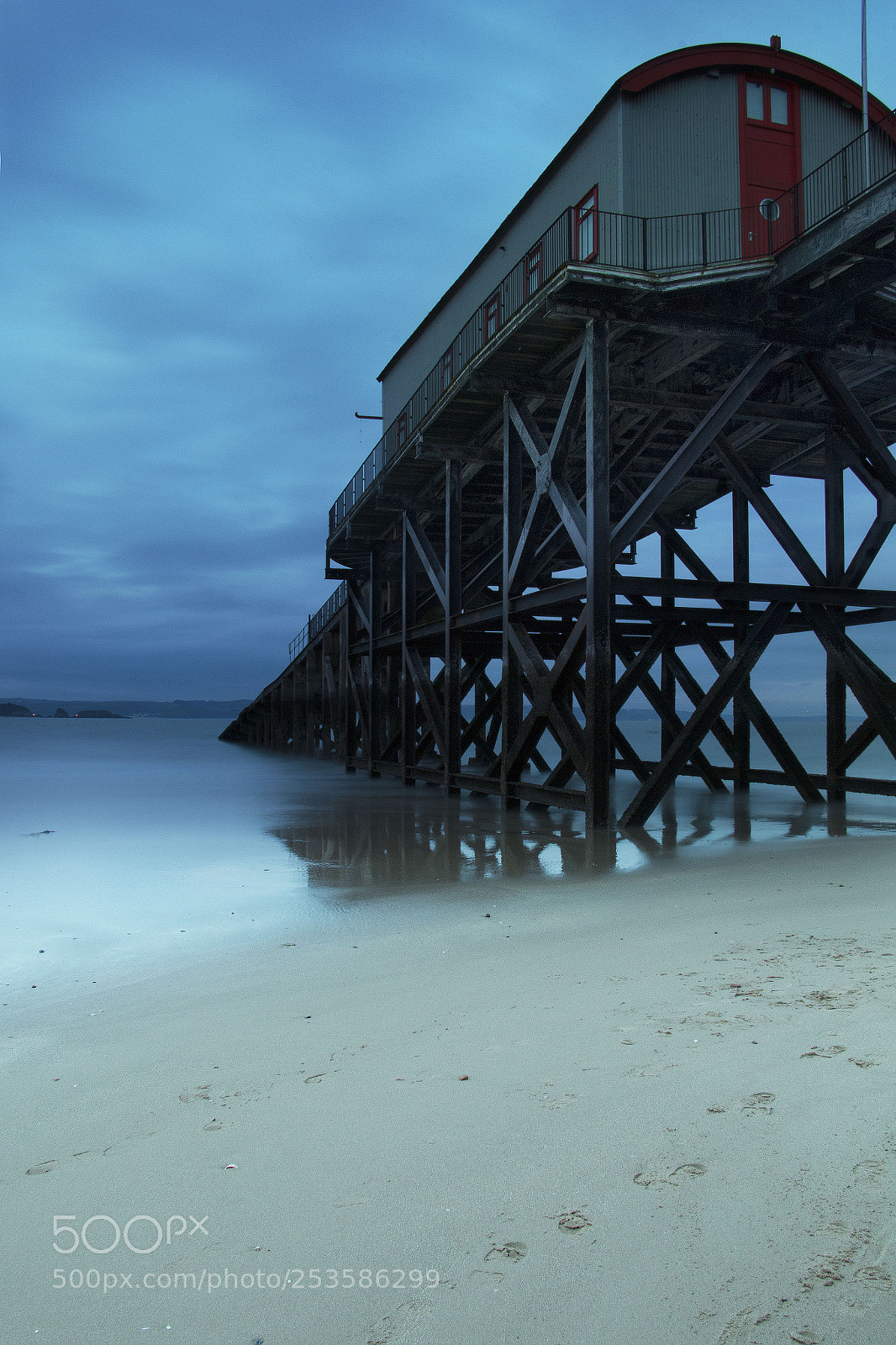 Canon EOS 70D sample photo. Tenby old lifeboat station photography